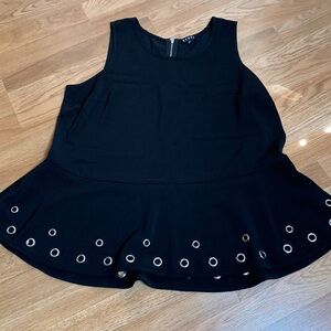 Rebel Wilson Angels black sleeveless metal ring gothic style top. Size 1X.
